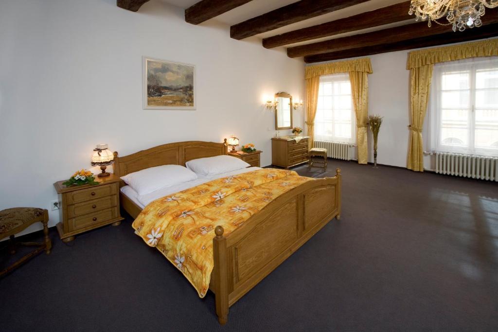 Hotel Maly Pivovar Ческе-Будеёвице Экстерьер фото